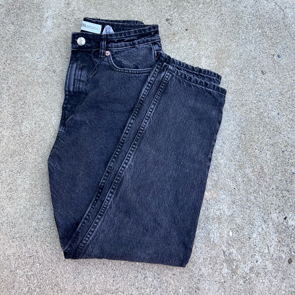 Zara’s Women’s Jeans